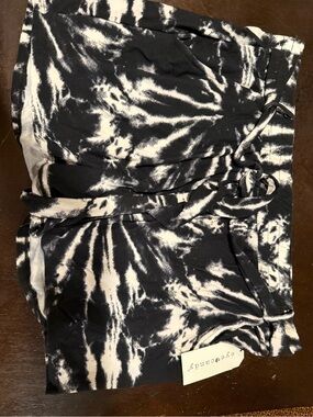 Tie-Dye Lounge Shorts in Black & White